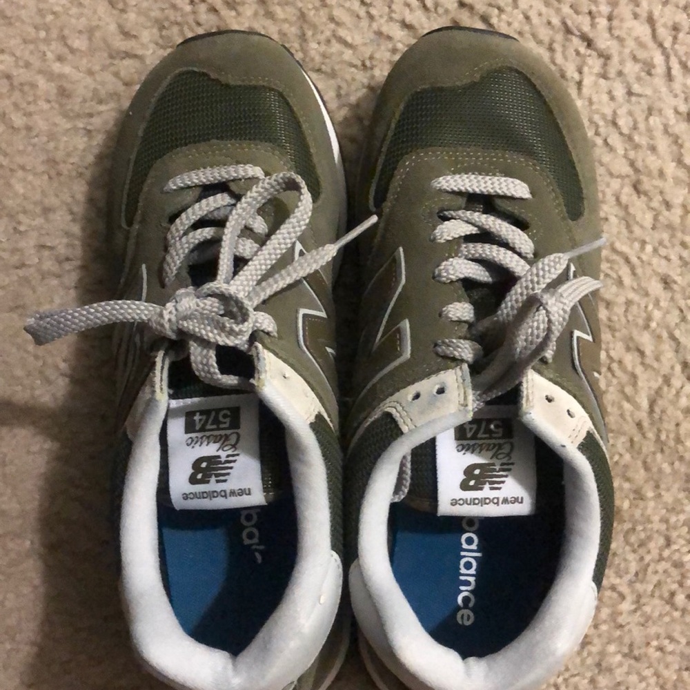 Men’s New Balance sneakers